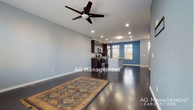 Building Photo - 1051 N Sherman Dr