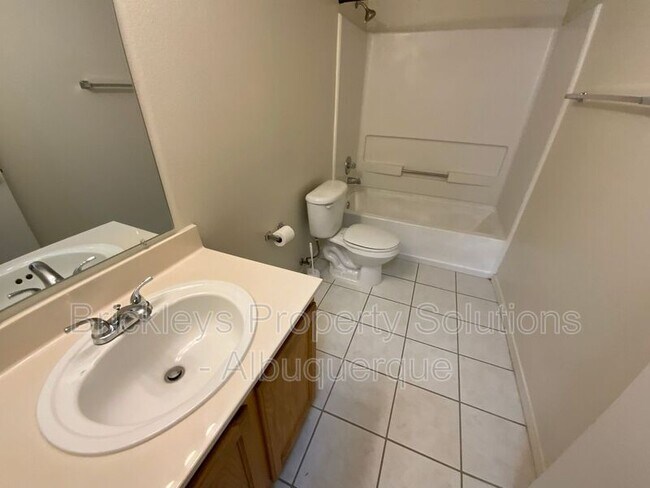Foto del edificio - 3512 Mountainside Pkwy NE