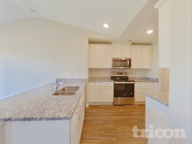 Foto del edificio - 315 Kenyon Dr