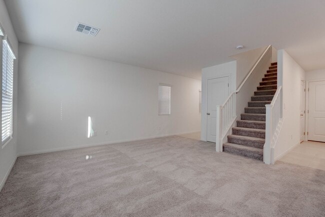 Building Photo - 9256 Innot Ave
