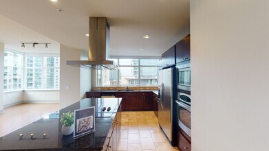 Interior Photo - Ashton Bellevue