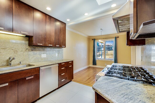 Foto del edificio - 2503 Turk Blvd