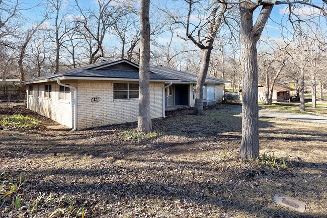 Foto del edificio - 4 br, 2 bath House - 499 Sequoia Dr