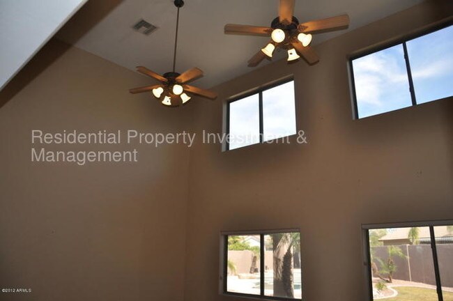 Foto del edificio - 18147 N 64th Dr W