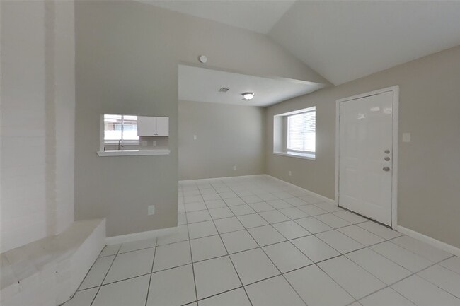 Building Photo - 3446 Edgecreek Dr