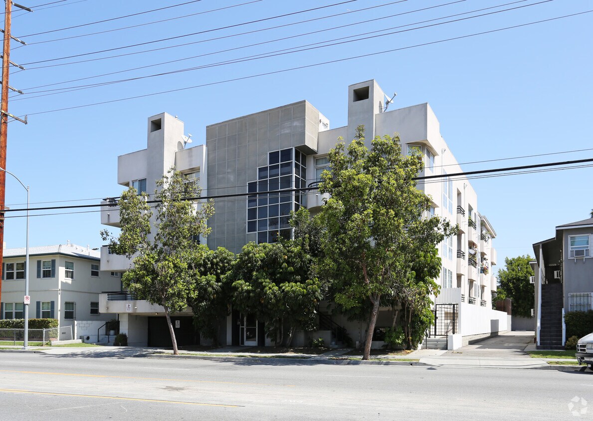 Building Photo - 4320 S Centinela Ave