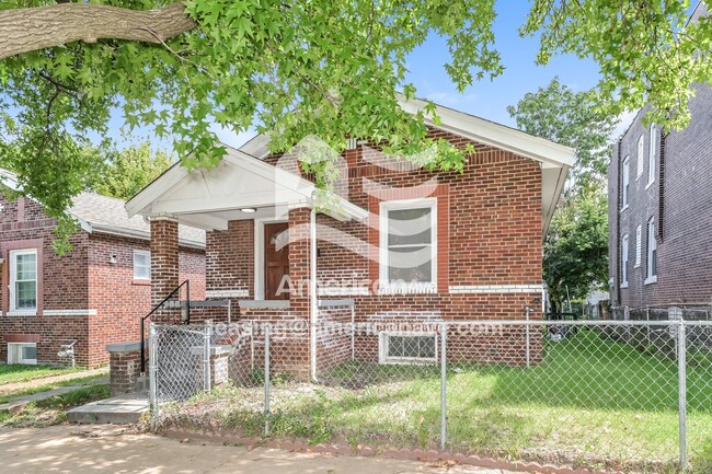 Building Photo - 3838 Missouri Ave