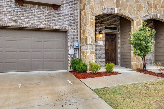 Foto del edificio - 4411 Samarth St