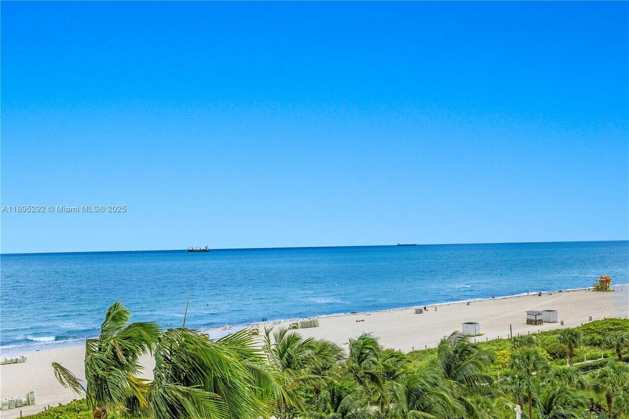 Foto principal - 3801 Collins Ave