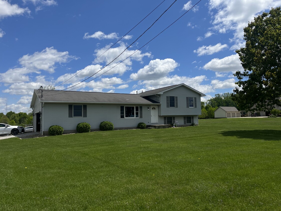 Primary Photo - 3553 Oak Hill Rd