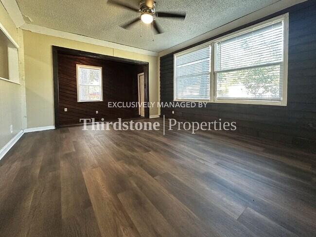 Foto del edificio - 1136 Maynard St