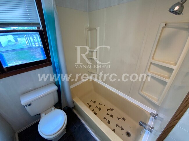 Building Photo - 117 Vance-