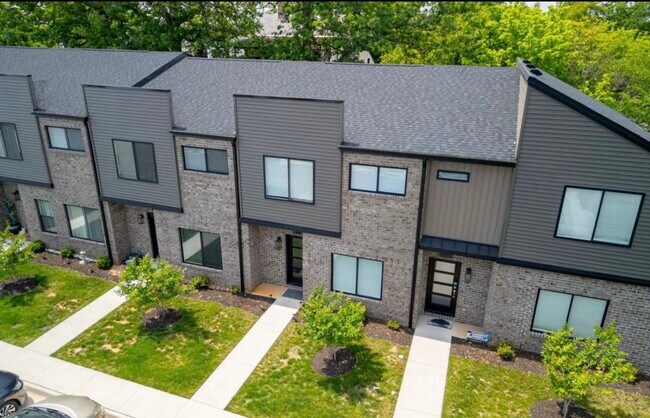 Building Photo - 64 Allwell Rd