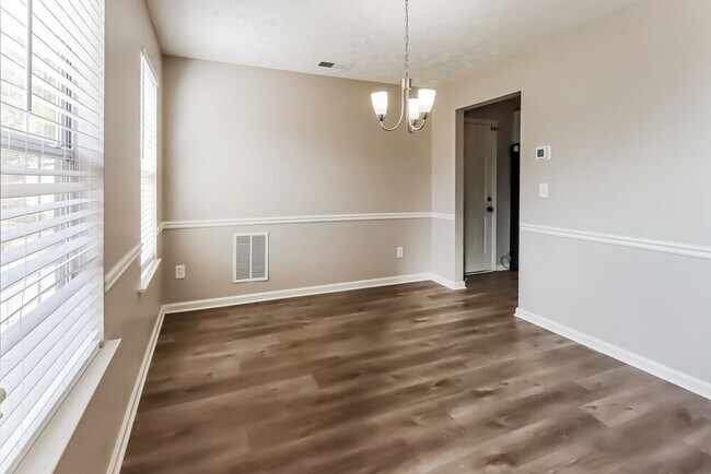 Foto del edificio - 1456 Pebble Ridge Ln