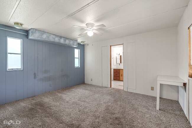 Building Photo - Country LIving!!