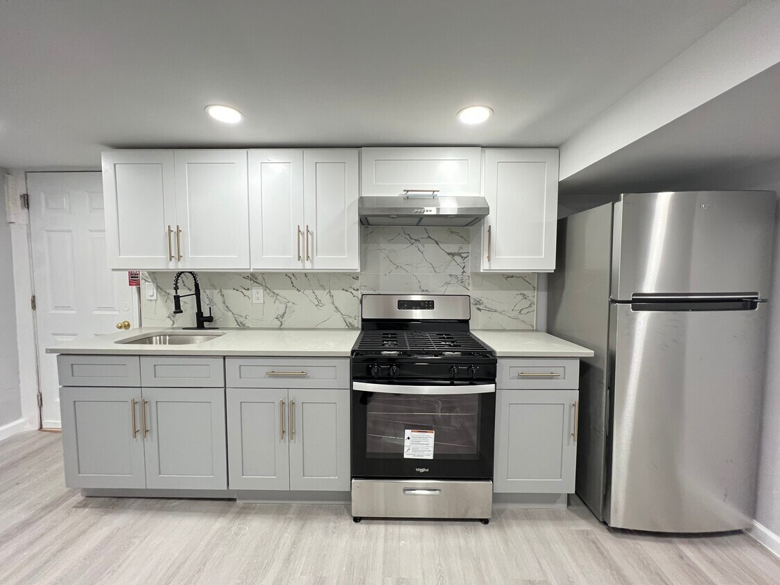 36 Sherman Pl Bsmt - 35 Sherman Pl