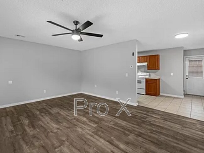 Foto del edificio - 3402 SW Victoria Pl
