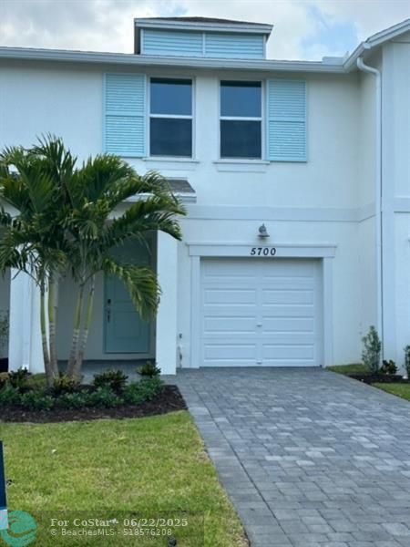 Foto del edificio - 5700 SE Edgewater Cir