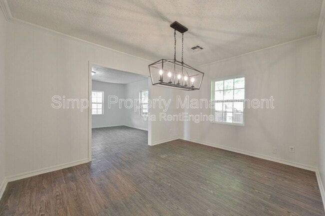 Building Photo - 713 SW 25th St