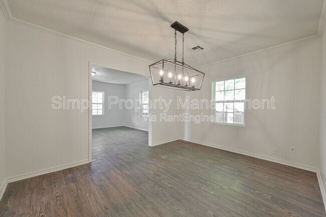 Foto del edificio - 713 SW 25th St