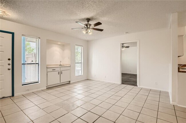 Foto del edificio - 905 Chisholm Cove