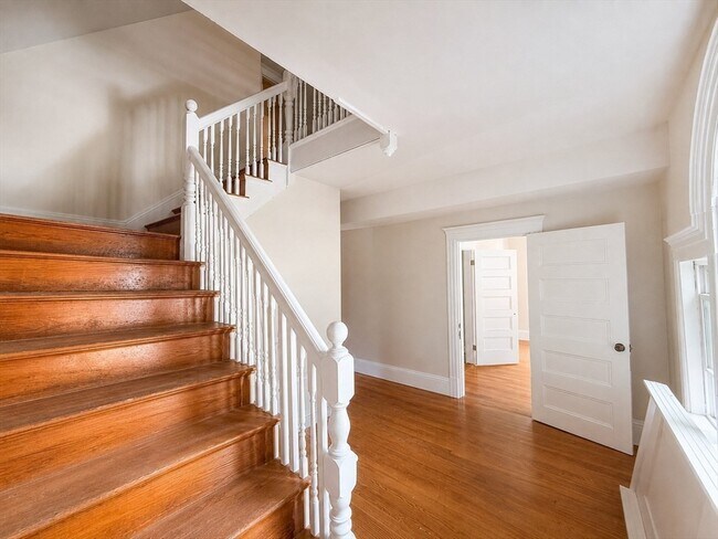 Building Photo - 36 Champney St
