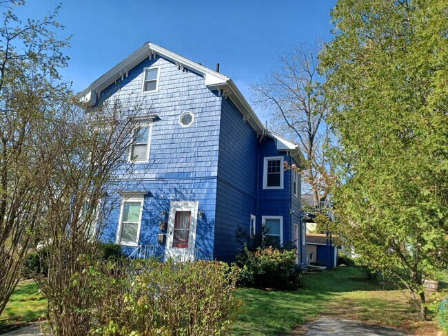 Building Photo - 289 Metropolitan Ave