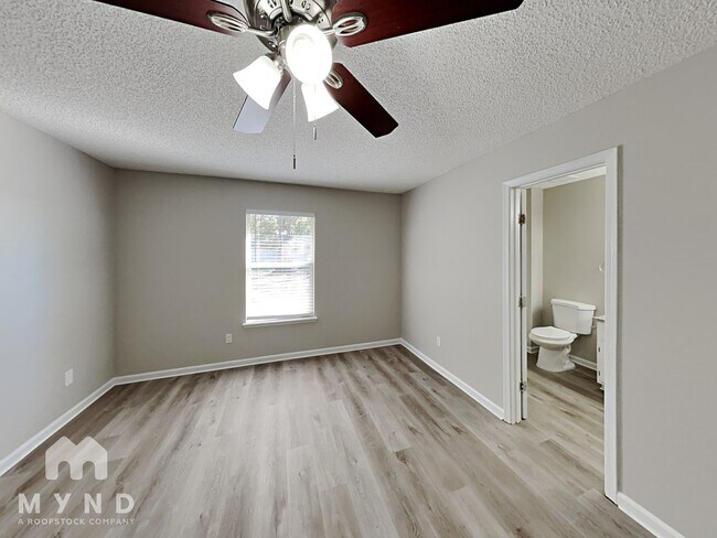 Foto del edificio - 6549 Arancio Dr W