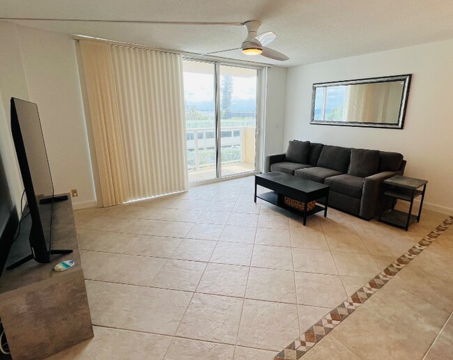Building Photo - 5440 N Ocean Dr