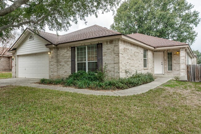 Building Photo - 3 bedroom, 2 bath home in Pheasant Ridge!
