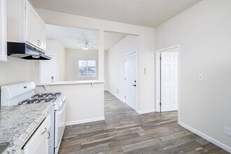 Building Photo - 512 Barrett Ave