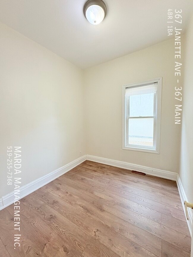 Building Photo - 4 BEDROOM / 1 BATH HOME NEAR DOWNTOWN ? TE...