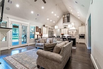 Building Photo - 8970 Navigation Cir