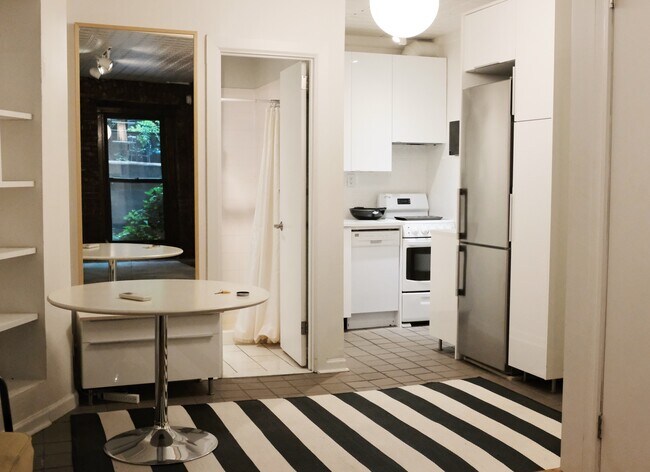 Foto del edificio - 36 E 7th St