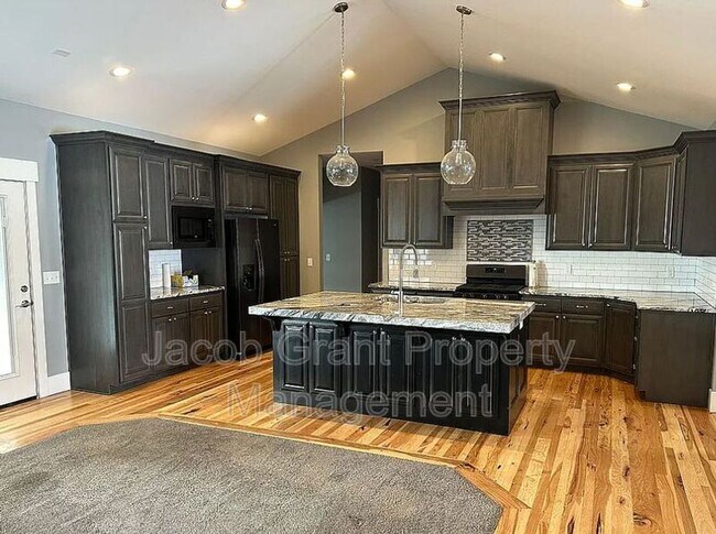 Foto del edificio - 5319 Eaglewood Dr