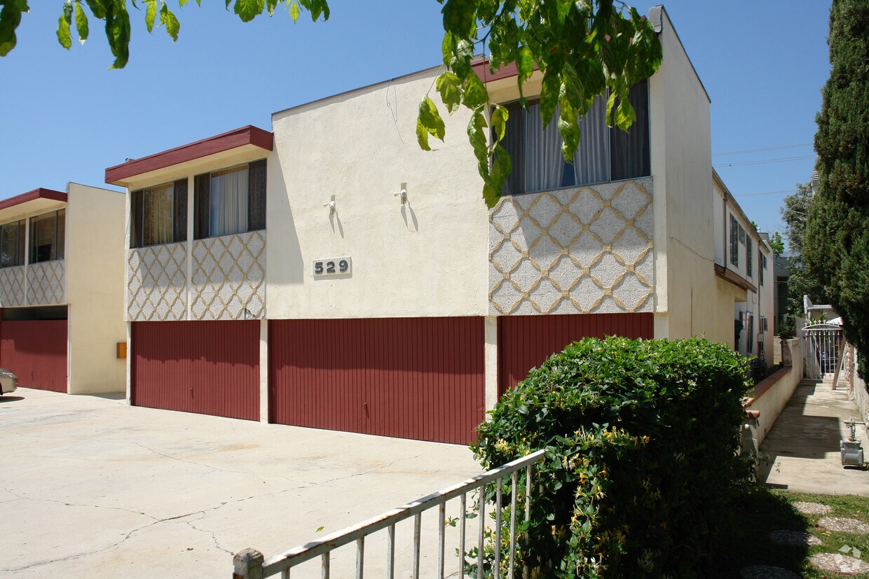 Foto del edificio - 529 W Doran St