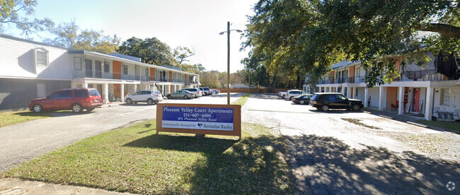 Building Photo - Pleasant Valley Court