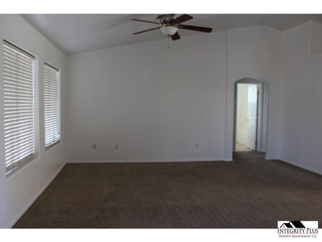 Building Photo - 4 bd 2 ba