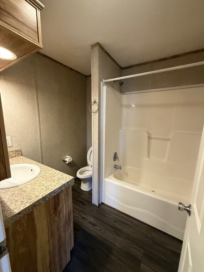 Foto del edificio - 13 Main St