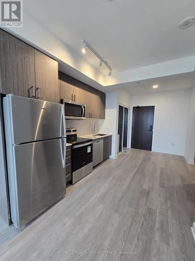 Photo principale - 2782-2782 Barton St E