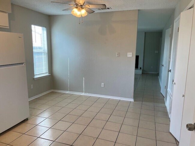 Foto del edificio - 8401 Colony Loop Dr