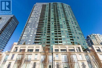 Building Photo - 15 Greenview Ave