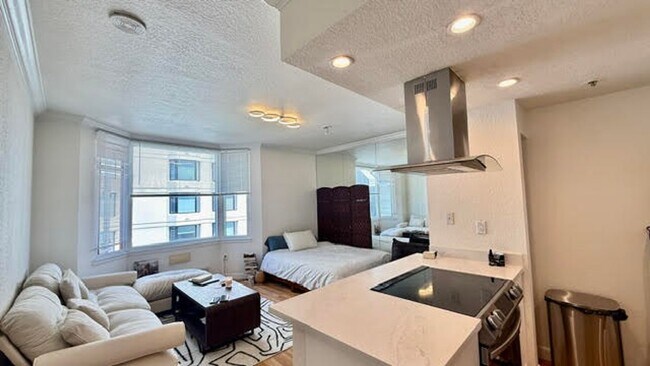 Foto del edificio - Bright Studio at The BayCrest: Your Home in the South Beach Neighborhood- AMSI