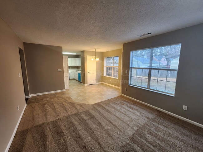 Building Photo - 5886 Ravensway Dr