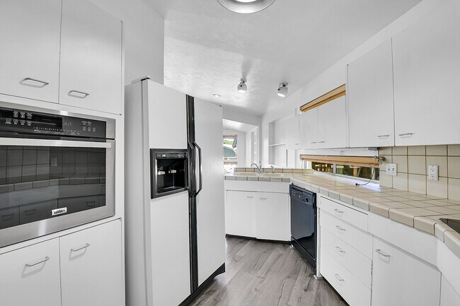 Photo - 27828 Fireweed Dr House