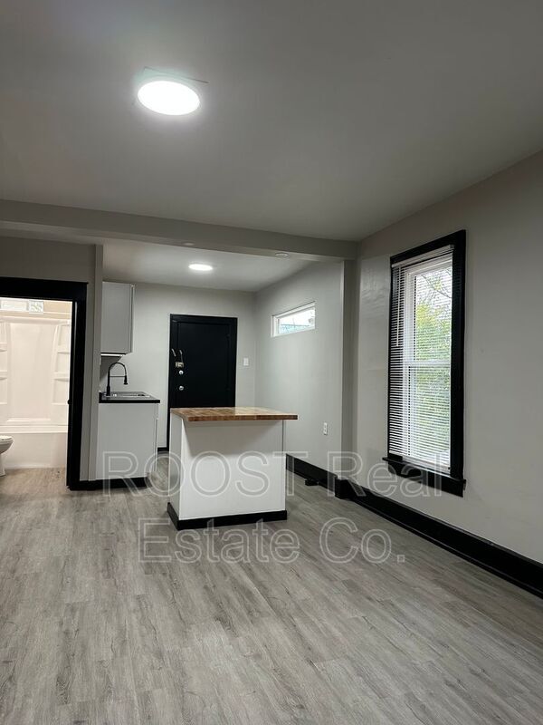 Foto del edificio - 98-100 N Hague Ave