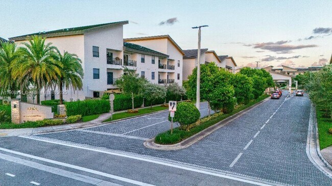 Foto del edificio - 7925 NW 104th Ave