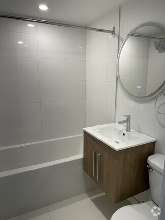 Building Photo - 3010 Rue Goyer