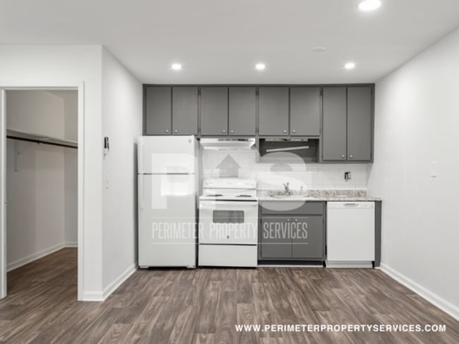 Building Photo - Studio Apartment in Conyers! Come see it t...