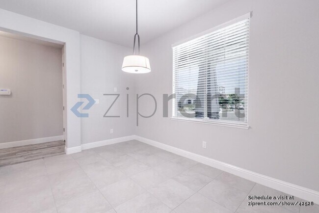 Foto del edificio - 5024 Saugus St